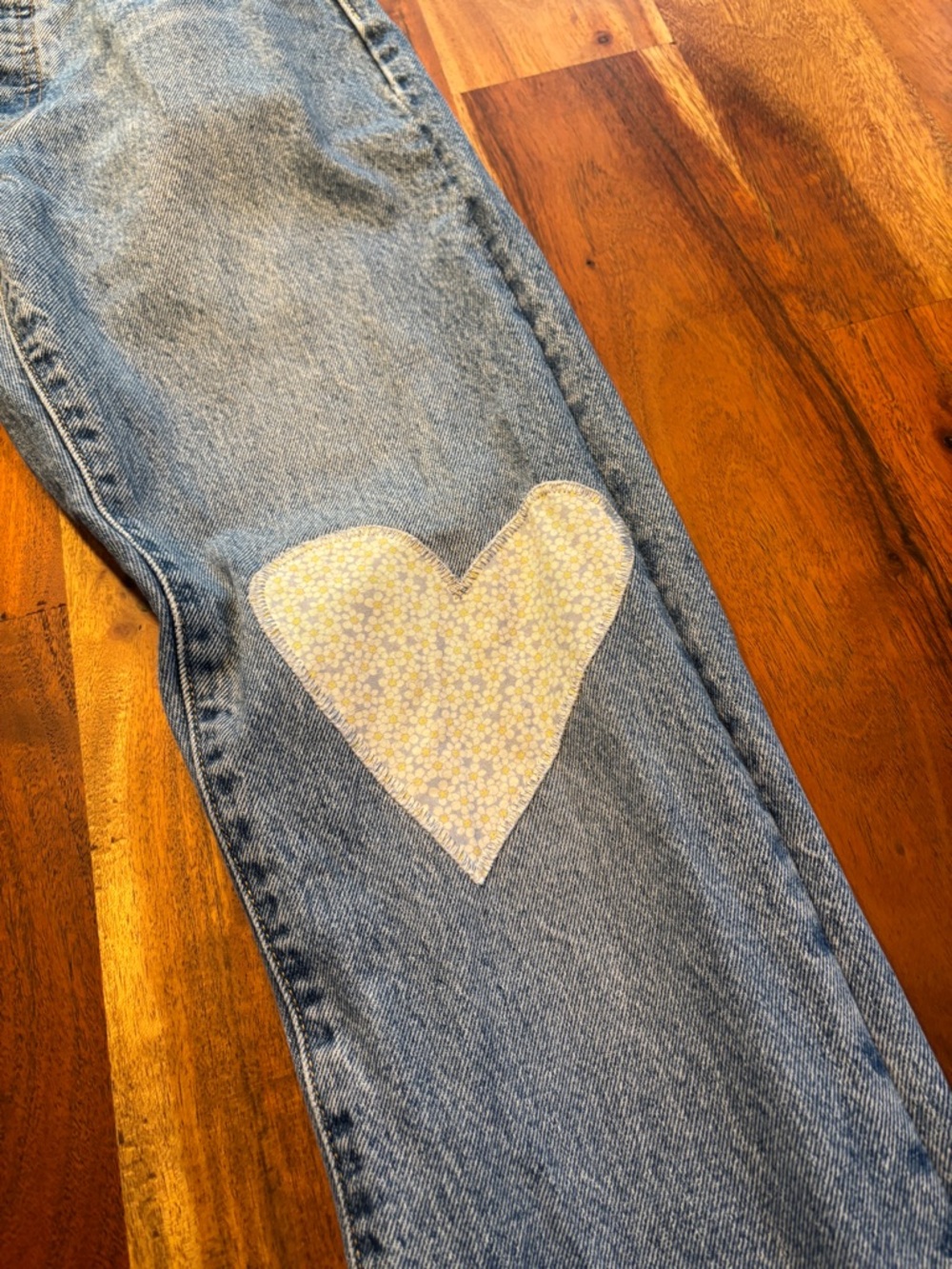 Levi’s 501 150th Anniversary Heart Patch Jeans - Size 24 x 30 - Picture 3 of 11